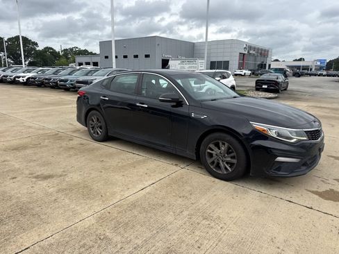 Used 2019 Kia Optima LX FWD image 10