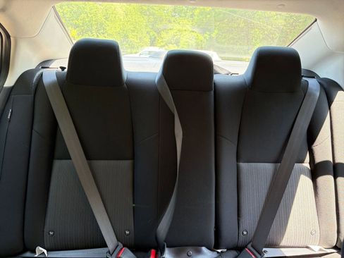 Used 2025 Nissan Sentra SV FWD image 36