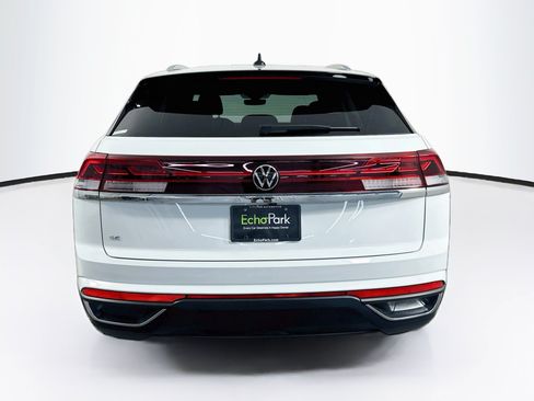 Used 2024 Volkswagen Atlas Cross Sport SE FWD image 7