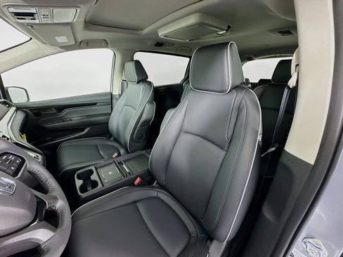 New 2026 Honda Odyssey Touring image 21