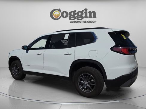 Used 2025 GMC Acadia Elevation image 6