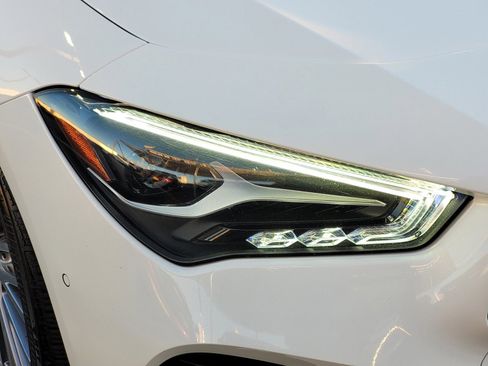 Used 2025 Mercedes-Benz CLA 250 4MATIC image 11