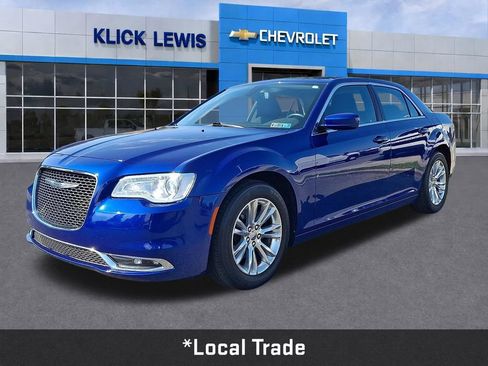Used 2021 Chrysler 300 Touring w/ Driver Convenience Group RWD image 3