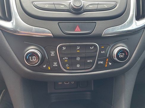 Used 2020 Chevrolet Equinox LT image 23