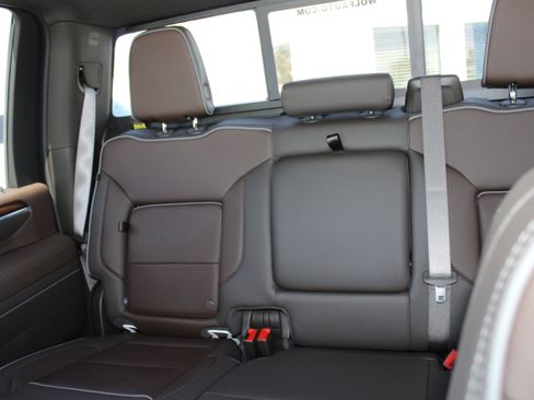 Used 2025 GMC Sierra 3500 Denali AWD/4WD image 8