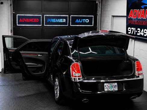 Used 2012 Chrysler 300 Limited RWD image 12