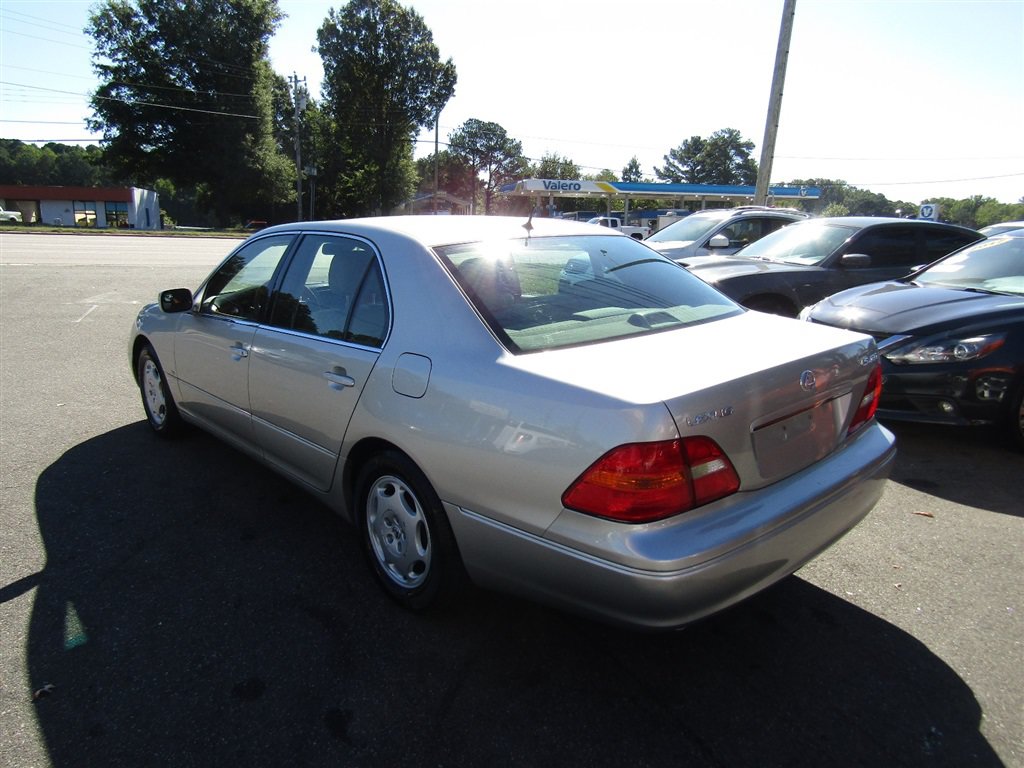 Used 2001 Lexus LS 430 RWD image 5