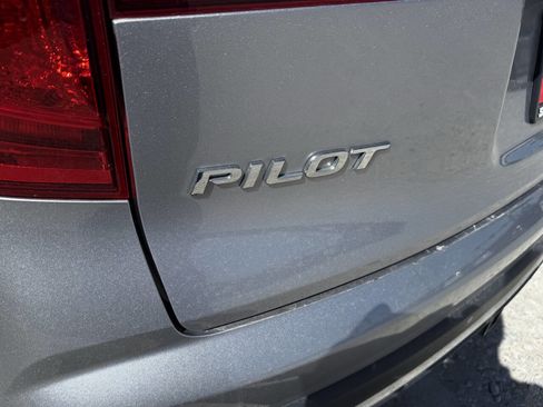 Used 2016 Honda Pilot Touring image 13