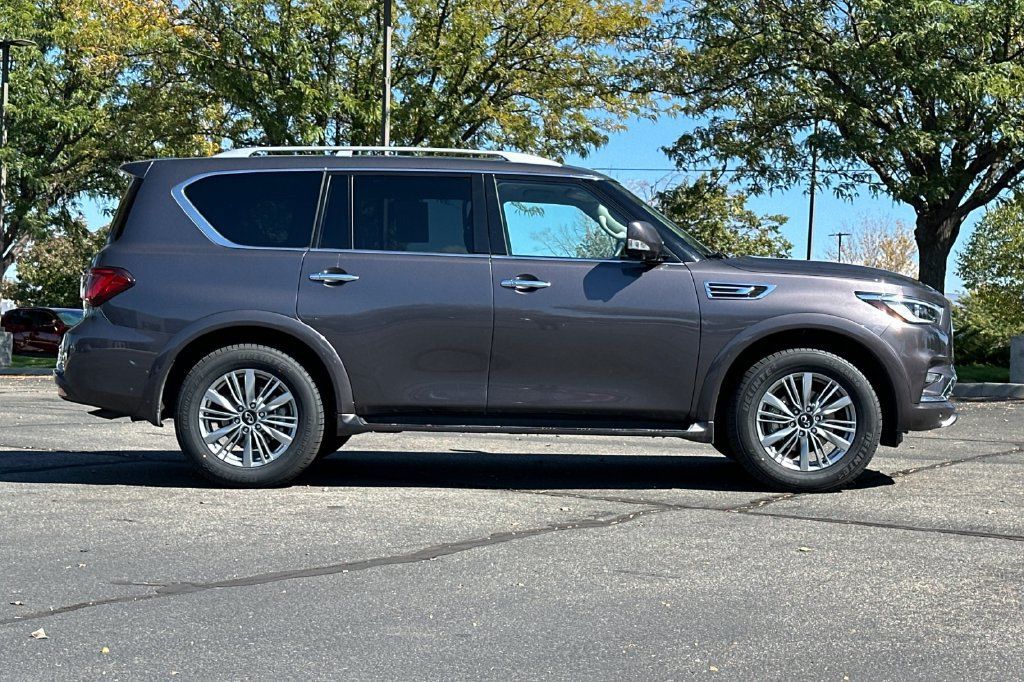 Used 2022 INFINITI QX80 Luxe w/ Cargo Package AWD/4WD image 3