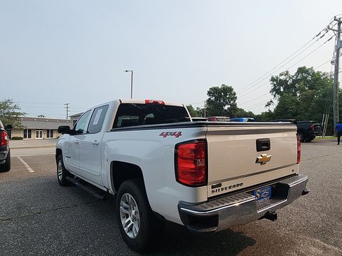 Used 2018 Chevrolet Silverado 1500 LT w/ All Star Edition AWD/4WD image 3