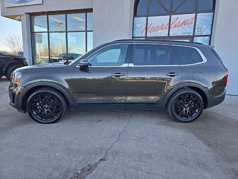 Used 2022 Kia Telluride EX w/ EX Premium Package image 5