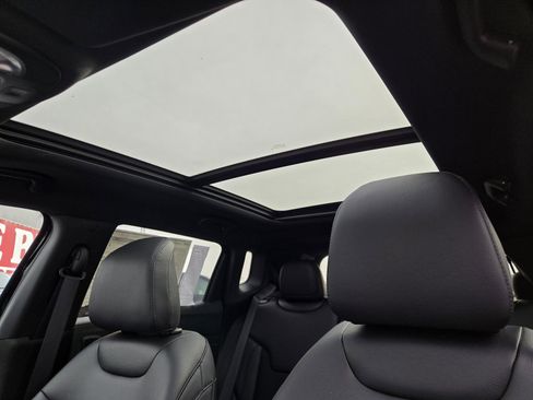 New 2026 Jeep Compass Latitude w/ Sun and Sound Group image 25