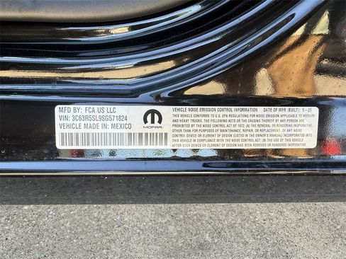 New 2025 RAM 2500 Limited image 28