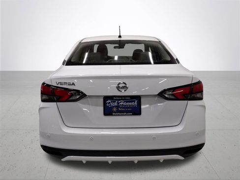 Used 2022 Nissan Versa S image 12