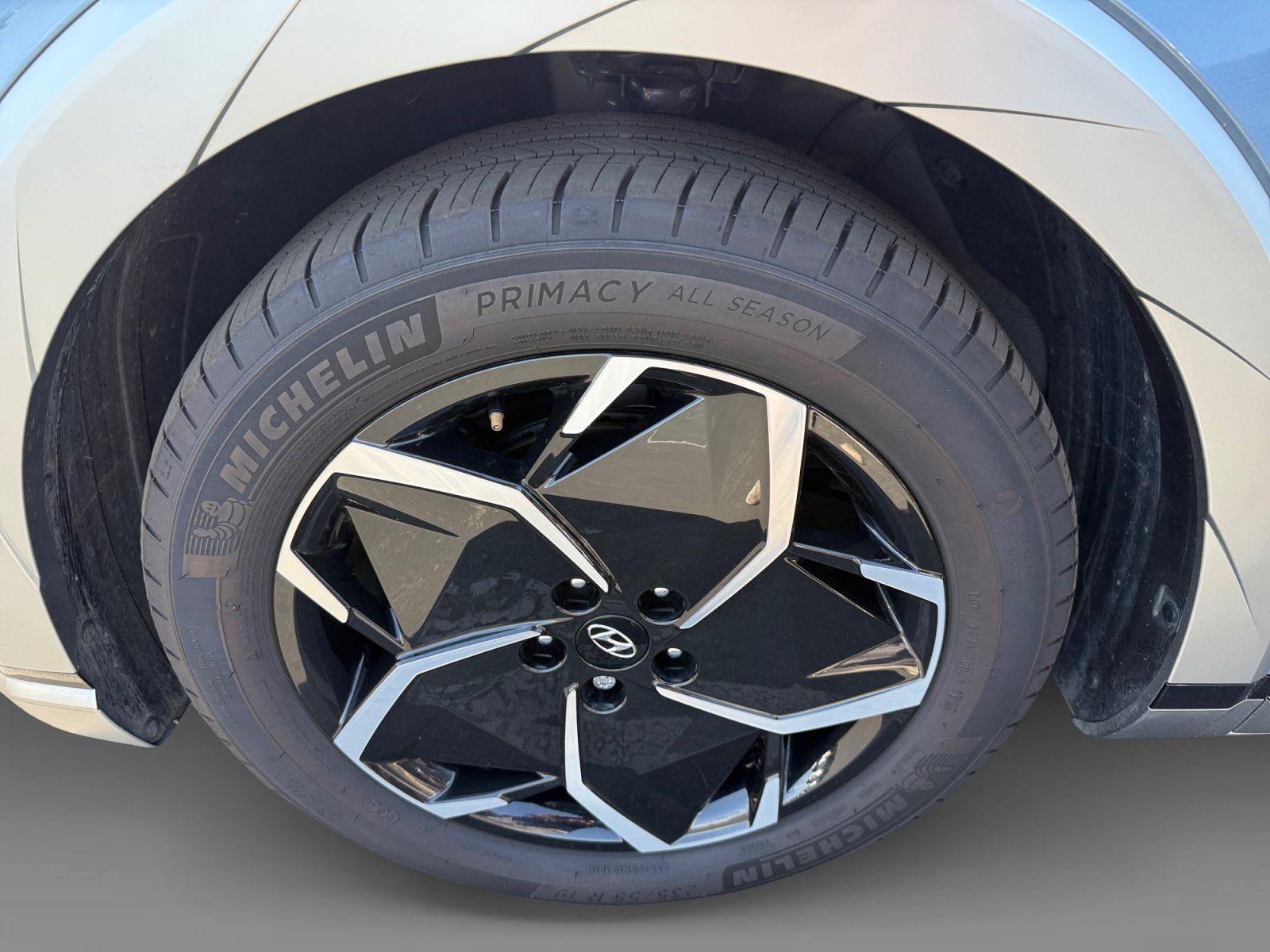 Used 2024 Hyundai Ioniq 5 Limited RWD image 9