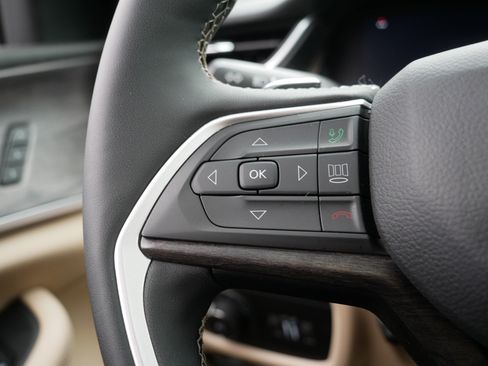 Used 2024 Jeep Grand Cherokee Limited w/ Luxury Tech Group II image 28