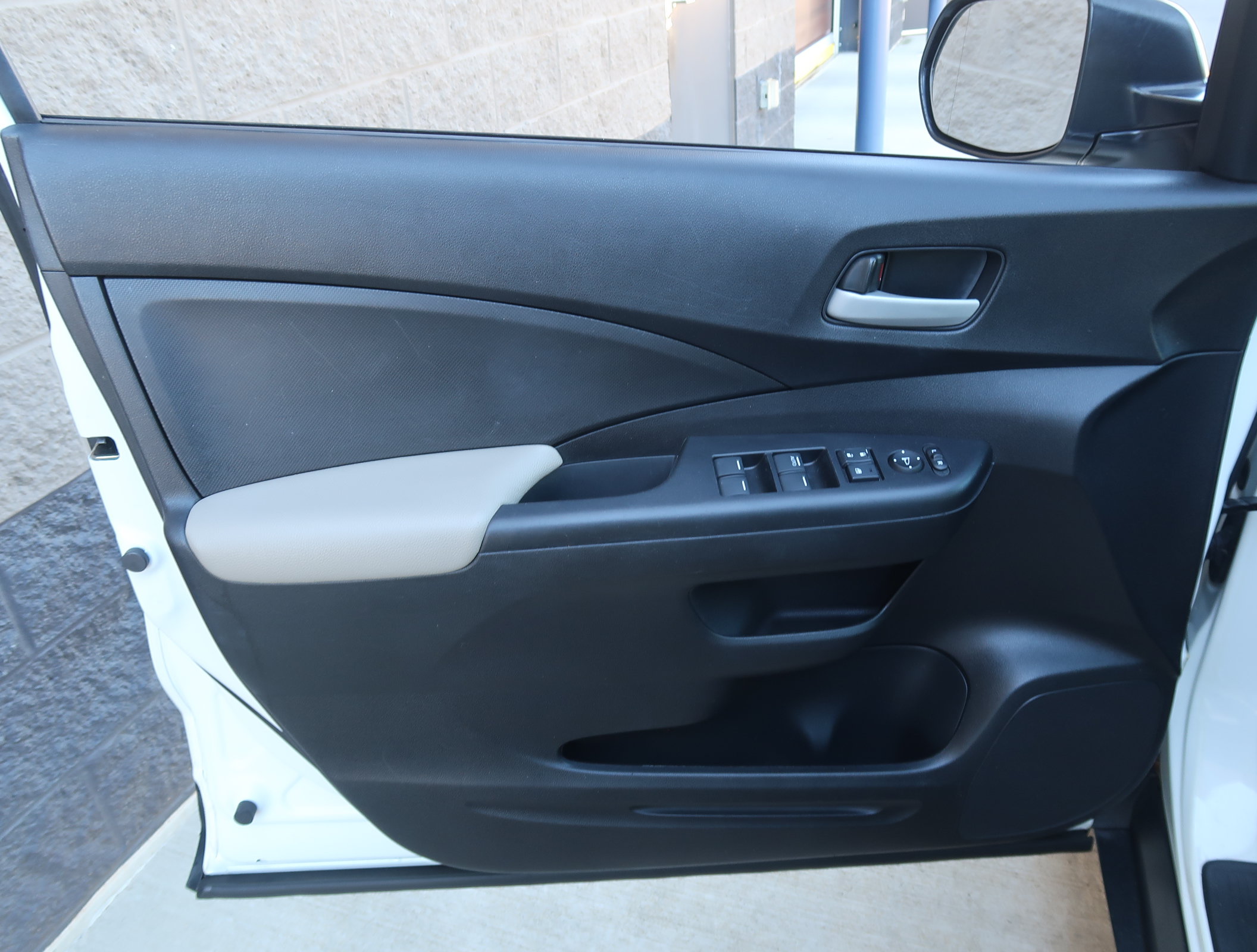 Used 2015 Honda CR-V LX image 16