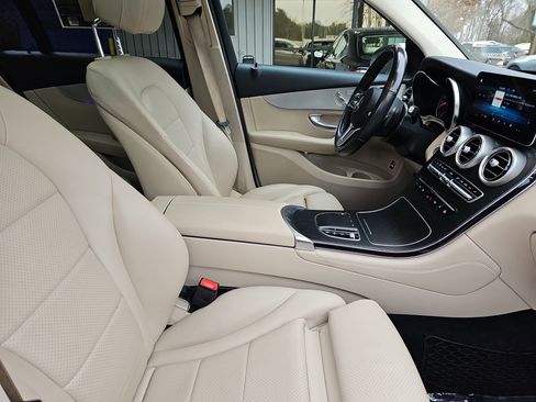 Used 2020 Mercedes-Benz GLC 300 image 10