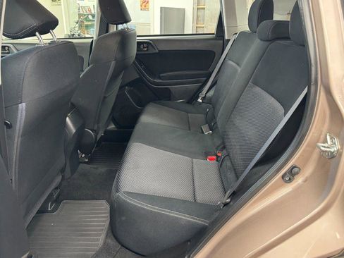 Used 2015 Subaru Forester 2.5i AWD/4WD image 19
