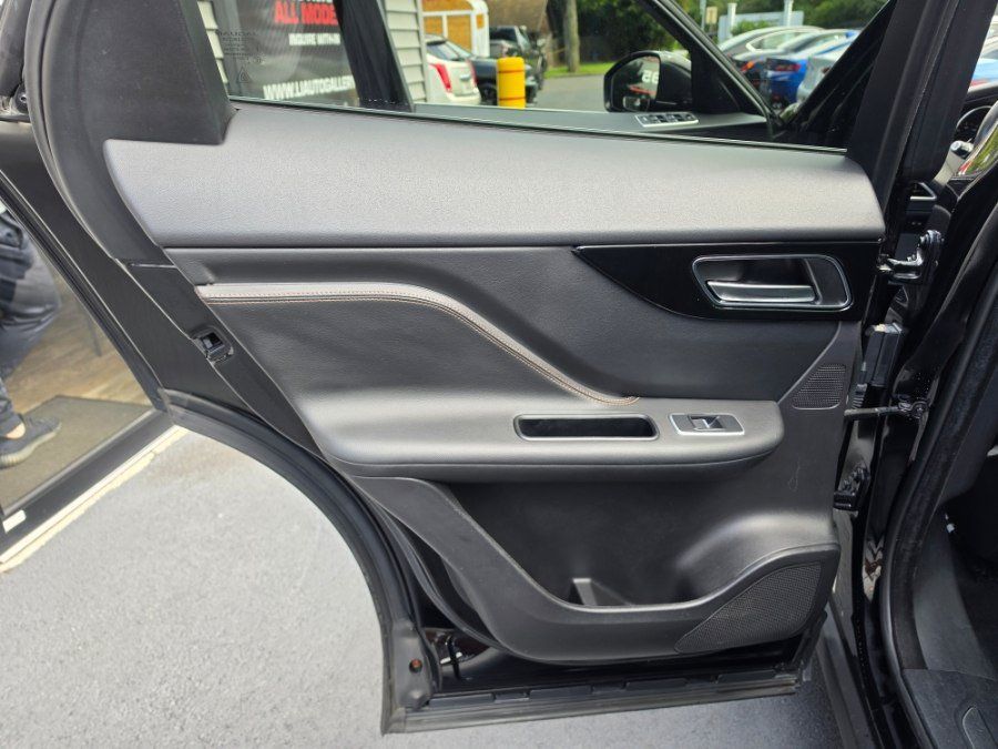 Used 2020 Jaguar F-PACE Prestige AWD/4WD image 36
