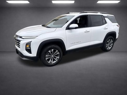 Used 2025 Chevrolet Equinox LT w/ Convenience Package II FWD image 3