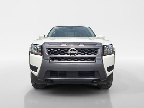 Certified 2025 Nissan Frontier SV AWD/4WD image 9