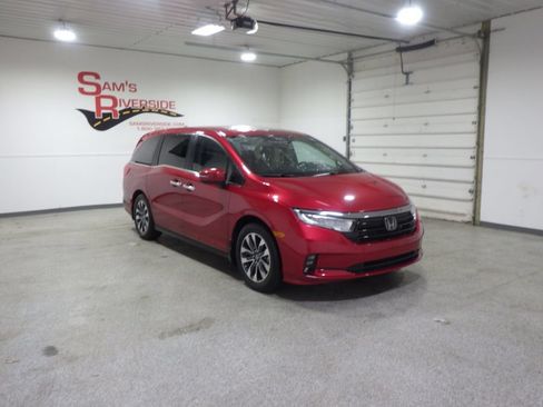 Used 2024 Honda Odyssey EX-L image 5