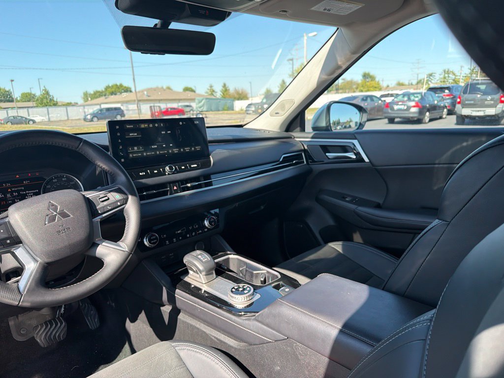 Used 2025 Mitsubishi Outlander SE AWD/4WD image 9