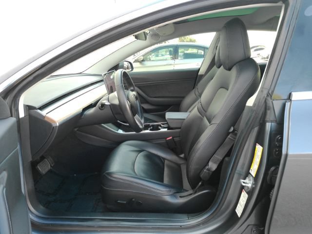 Used 2018 Tesla Model 3 Long Range RWD image 6