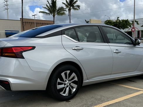 Used 2022 Nissan Altima 2.5 S FWD image 5