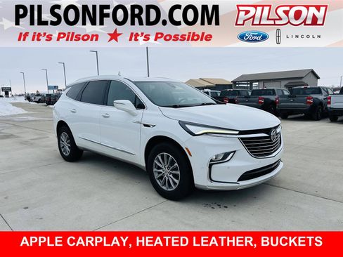 Used 2023 Buick Enclave Essence image 1