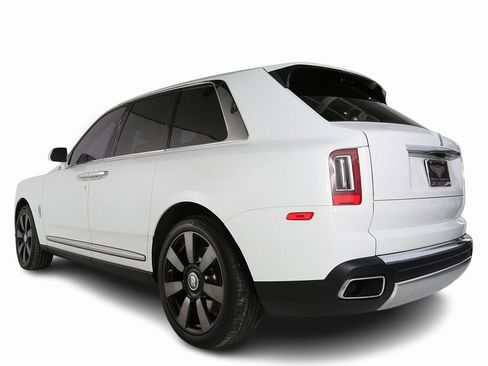 Used 2022 Rolls-Royce Cullinan image 7