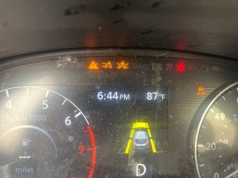 Used 2022 Nissan Kicks SR w/ Premium Package FWD image 18