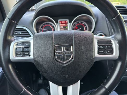 Used 2019 Dodge Journey SE FWD image 44