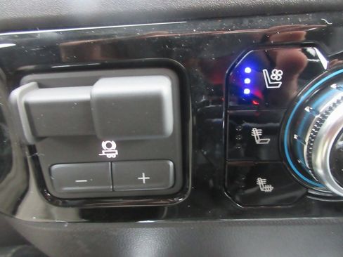 New 2026 GMC Sierra 1500 SLT w/ SLT Convenience Package image 20