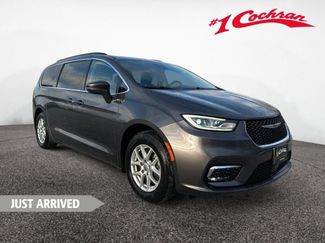 Used 2022 Chrysler Pacifica Touring-L video 1