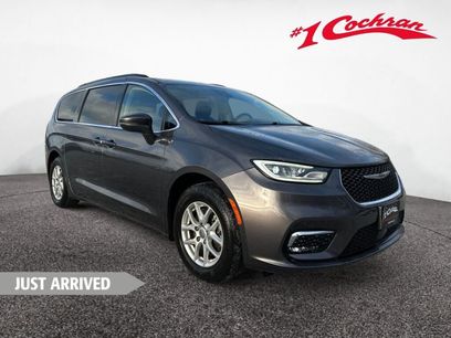 Used 2022 Chrysler Pacifica Touring-L
