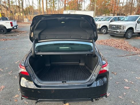 Used 2018 Toyota Camry L image 26