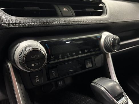 Used 2019 Toyota RAV4 XLE w/ Convenience Package AWD/4WD image 19