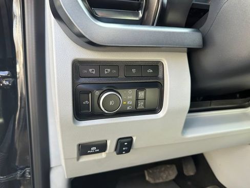 Used 2024 Ford F450 Limited w/ FX4 Off-Road Package AWD/4WD image 11