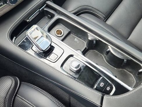 Used 2023 Volvo XC90 B6 Ultimate image 21