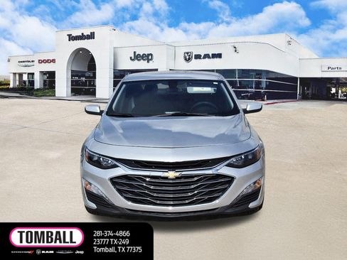Used 2022 Chevrolet Malibu LT image 2