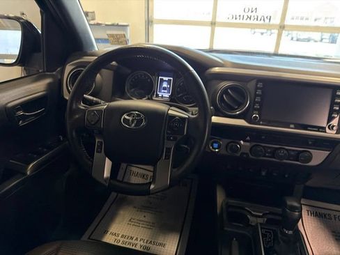 Used 2021 Toyota Tacoma Limited AWD/4WD image 33