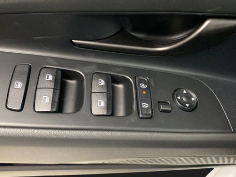 New 2026 Hyundai Elantra SEL FWD image 21