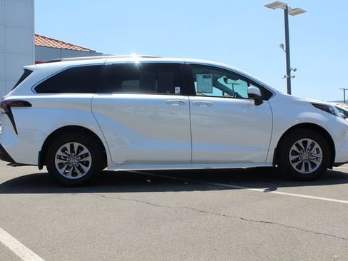 Certified 2026 Toyota Sienna XLE FWD image 73