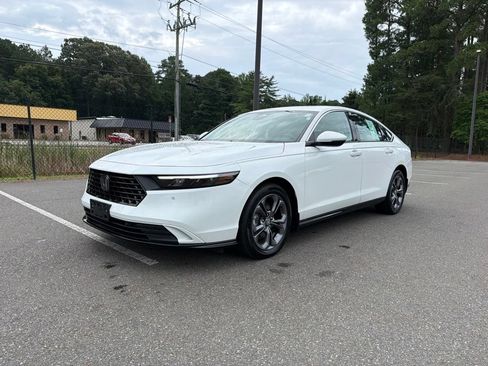 Used 2024 Honda Accord EX-L image 2