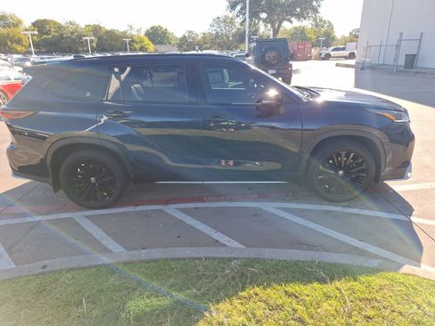Used 2024 Toyota Highlander LE image 7