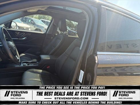 Used 2022 Lincoln Corsair AWD w/ Premium Package image 15