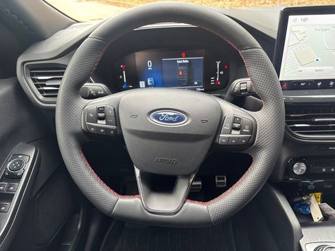 Used 2023 Ford Escape ST-Line w/ Tech Pack #1 image 17