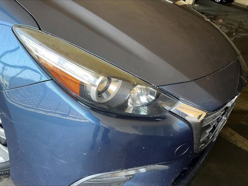 Used 2017 MAZDA MAZDA3 Sport image 29